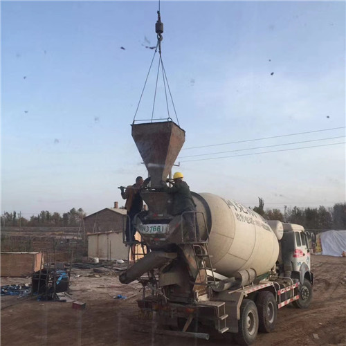 洛南县“精准瞄准”—— 吊车的 “定位导航” 技术